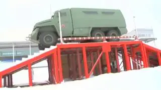Industrie Russland - UAMZ Kolun 6X6 and Torus 4X4 Armoured Vehicles [1080p]