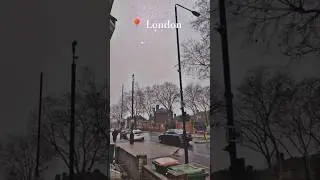 ❄️ Snowflakes & city dreams in London #nature #views #travel #london #snow #beautiful #shorts #love