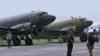 Vintage D-Day warplane honors WWII vets