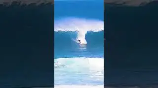 Kelly Slater gets drained at the 2022 Pipeline Pro