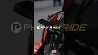 On installe un support t&eacute;l&eacute;phone moto Quad Lock (version courte)