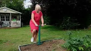 Garden Bulb Planter removes plugs of earth to make planting easy
