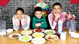 تحدي صنع العصائر بعجلة الحظ 🍺🍹 اضحكوا معانا يا حلوين 😂😅