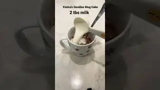 EASY CHOCOLATE MUG CAKE IN THE MICROWAVE!! (Emma&rsquo;s Goodies)