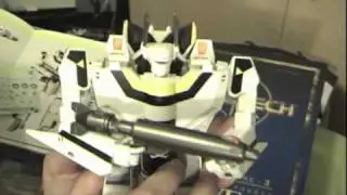 My Unboxing / Review of the Robotech Masterpiece: Roy Fokker's VF-1S