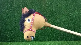Cómo hacer hacer un caballito de palo vintage para niños, paso a paso.