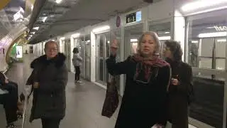 Spot à Raspail sur la ligne 4 ( avec la ligne 6 en arrière plan )