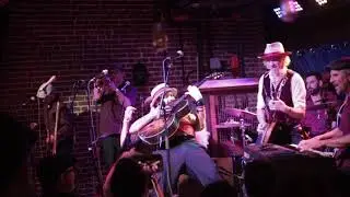 Squirrel Nut Zippers 