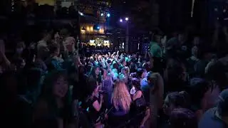 SEVENTEEN (세븐틴) HOT ON THE DANCE-FLOOR AND THE CARATS SING ALONG AT KPOP CLUB NIGHT