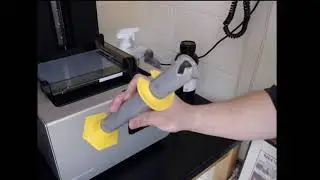 Form2 - Adding resin to Form2 printer in OpenMode using a graduated cylinder
