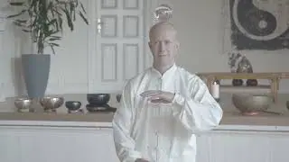 Taiji while balancing contact jugglingball