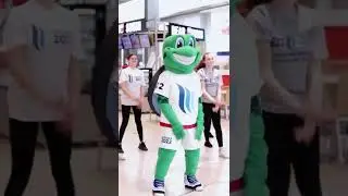 #InternationalDanceDay FLASH MOB at The Pen Centre | Niagara 2022
