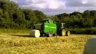 Chantier haylage 2013 avec combin&eacute; Mc Hale &agrave; Sarrola