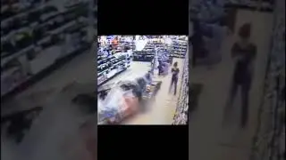 TOTAL IDIOTS AT WORK 2022