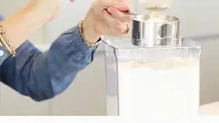 How to Measure Flour