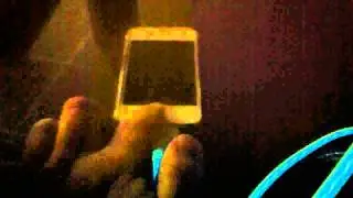 Светящийся LED кабель на Apple iPhone 4 голубой