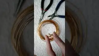 Cr&eacute;er une bague serpent en fil m&eacute;tallique (wire-wrapping) avec perle et strass - DIY - TUTO