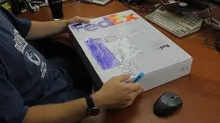 Unboxing a Razer Huntsman TE!