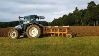 Pflügen 2016 mit New Holland TS 100