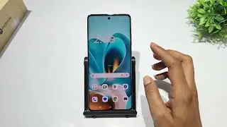 How to hide sensitive notification content in Motorola Edge 60 pro | Lock screen settings