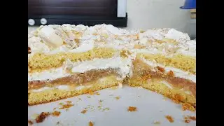 Himmlische Rhabarber-Torte mit Baiser, Mandelblättchen und Sahne ❤️😋