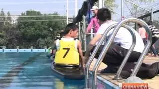 College students keen on kayaking classes