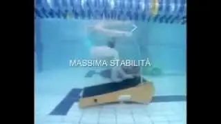 Lezione di Water Trekking / Aqua Treadmill per correre acqua. Circuito in piscina