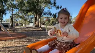 Alara and Alianna counting to 10 at the park Educational video for kids