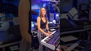 Кто победил в этом раунде!?🏆 Вот как мы проводим свободное время🤣 #шорты #синтезатор #битва #джем