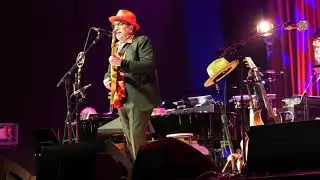 Elvis Costello & The Imposters 
