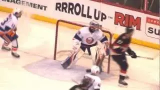 Rick DiPietro in action during the Islanders @ Senators hockey game