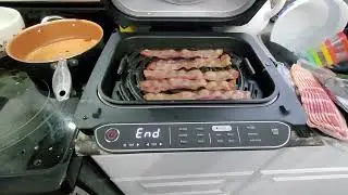 How to cook BACON in an air fryer! (GeekChef Grill review)