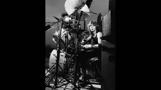 Clive Burr vs Nicko McBrain vs Simon Dawson - 
