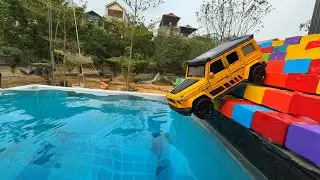 Машинки падают в воду в резиновых сапогах #191