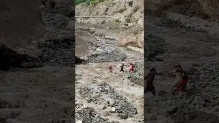 Flood Emergency: Stranded People Rescued! #rescue #flood #emergency #glacier #flashfloods