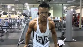 Getting SHREDDED: Does FitnessAngelo have an upper body? B00M!