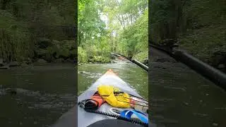 Slowly pushed backwards by current in Itiwit X500 inflatable kayak