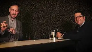 Leichte Nachmittagsgetränke in einer enteigneten Bar: Le Coquetiez du Lion mit Martin