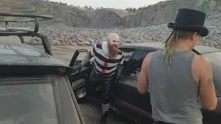 Saabs, Freaks & Clowns + a bad Audi - the B-roll of a music video recording