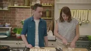 Plukbrood met kaas en salami en een vlierbloesemdrankje | De Keuken van Sofie | VTM Koken
