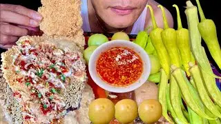 ASMR EXTREME SOUNDS DELICIOUS CRISPY SAVORY RICE CRACKER EAT WITH CHILI 🌶️ SAUCE CAMBODIA SNACK