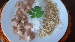 STROGONOFF DE FRANGO/FÁCIL  E RÁPIDO.