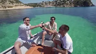 Saxdor 320 GTO glided on the briny blue Mallorca