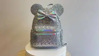 Loungefly Minnie Sequins Argent ✨ | Sac &agrave; dos holographique en d&eacute;tail ! World Magic