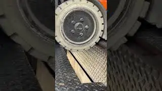 Box truck Canada- forklift fail #gta#canada#edmonton#montreal#firstnation#windsor#vancouver#kingston