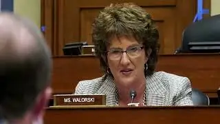 Congresswoman Jackie Walorski dies in car crash