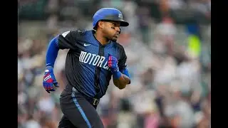 Andy Ibáñez signs with the Los Angeles Dodgers 1080p