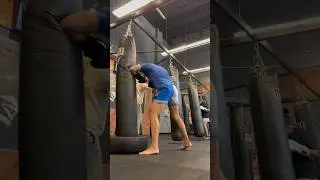 Elbow Strike Heavy Bag Drill. Check Description. #Kickboxing #MuayThai #Shorts