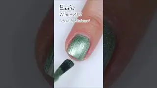 Essie Head To Mistletoe #nailpolish