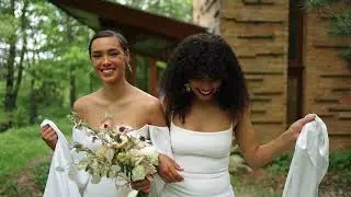 Wedding at Frank Lloyd Wright&rsquo;s Seth Peterson Cottage in Mirror State Park Features Local Artisans